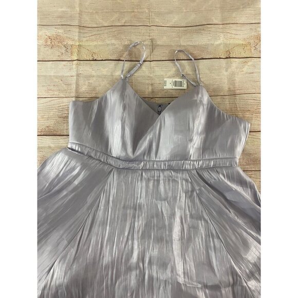 NWT Torrid WOmen's Lavender Satin Fit And Flare Dress - 22 - Picture 4 of 14